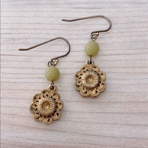 ❤️ Banana Republic Gold & Green Flower Earrings
